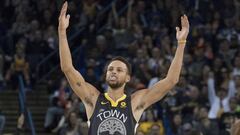 Curry convierte su peor inicio en otra victoria; el banquillo, clave