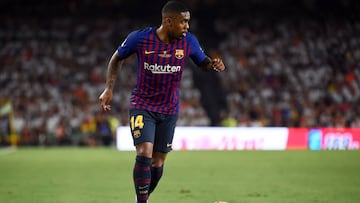 Barcelona&#039;s Brazilian midfielder Malcom prepares to kick the ball during the 2019 Spanish Copa del Rey (King&#039;s Cup) final football match between Barcelona and Valencia on May 25, 2019 at the Benito Villamarin stadium in Sevilla. (Photo by JOSE J