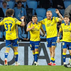 Aprobados y suspensos de Las Palmas: Moleiro acudió al rescate. Campaña y Bajcetic, fuera en el descanso