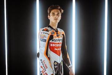 Luca Marini, hermano de Valentino Rossi, durante la presentación de la nueva moto de Repsol Honda.