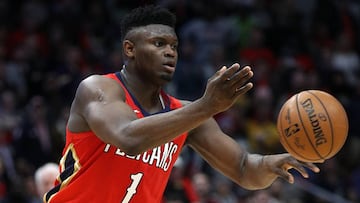 NEW ORLEANS, LOUISIANA - JANUARY 22: Zion Williamson #1 of the New Orleans Pelicans passes the ball against the San Antonio Spurs at Smoothie King Center on January 22, 2020 in New Orleans, Louisiana. NOTE TO USER: User expressly acknowledges and agrees that, by downloading and/or using this photograph, user is consenting to the terms and conditions of the Getty Images License Agreement.   Chris Graythen/Getty Images/AFP
 == FOR NEWSPAPERS, INTERNET, TELCOS &amp; TELEVISION USE ONLY ==