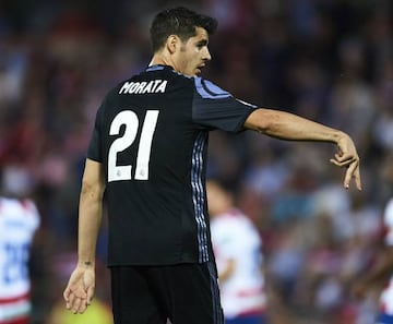 Morata celebrates after scoring against Granada on Saturday.