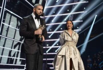 Drake y Rihanna durante la gala