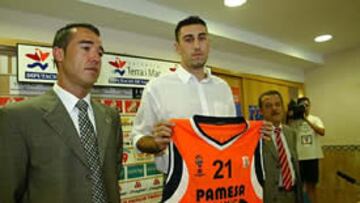 <b>INTERIOR NATO. </B>Dikoudis es el sucesor en el Pamesa del pívot estadounidense Bernard Hopkins.