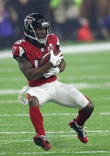 Por su parte los Falcons seguían de dulce. Una bomba de Matt Ryan fue recogida por Gabriel para llevar a su equipo muy cerca de la red zone.