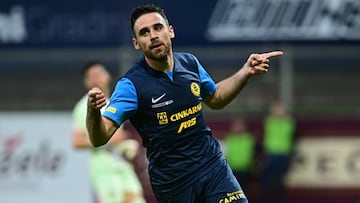 Matko celebra uno de los goles del partido.