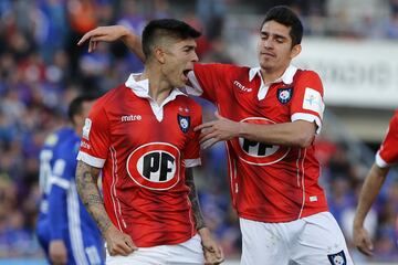 En 2017, Huachipato jugó con una inédita camiseta roja con franjas negras.