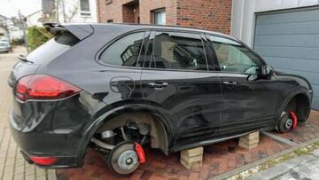 El todoterreno de Lewandowski aparece sin las cuatro ruedas