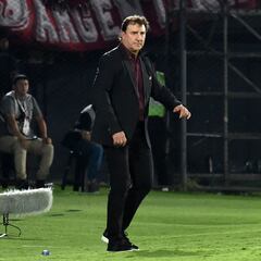 Néstor Lorenzo: “Me alegra que suframos, eso forja el carácter”