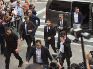 Messi llega a los juzgados de Barcelona.