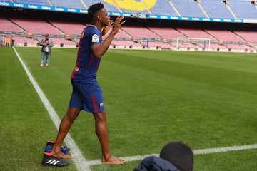 Yerry Mina presentado presentado en el Barcelona en el Camp Nou