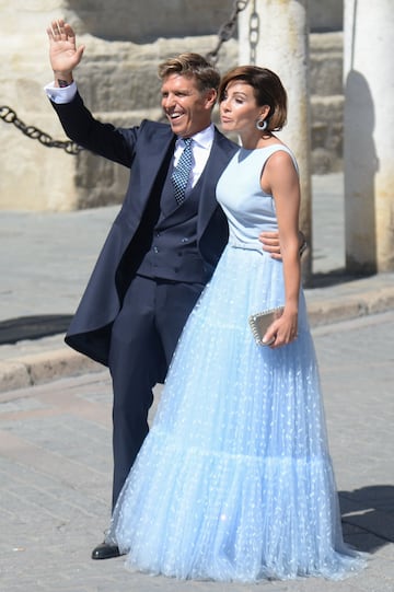 El torero español El Cordobés con su mujer Virginia Troconis.