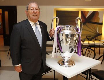 Fue ganador con el Real Madrid en las ediciones 1955-56, 1956-57, 1957-58, 1958-59, 1959-60 y 1965-66.