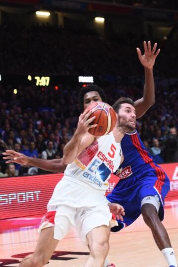 Rudy Fern¨¢ndez y Mickael Gelabale.