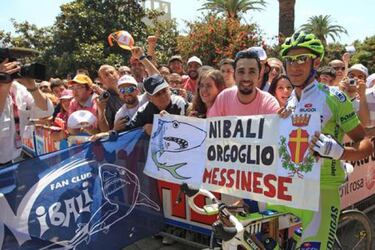 Contador se come al ‘Tiburón’