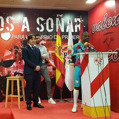 Kakuta, presentado: "Estoy muy feliz de volver al Rayo"