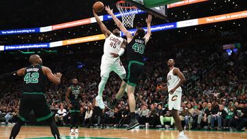 BOSTON, MASSACHUSETTS - OCTOBER 28: Donovan Mitchell #45 of the Cleveland Cavaliers takes a shot against Luke Kornet #40 of the Boston Celtics during the second half at TD Garden on October 28, 2022 in Boston, Massachusetts. NOTE TO USER: User expressly acknowledges and agrees that, by downloading and or using this photograph, User is consenting to the terms and conditions of the Getty Images License Agreement.   Maddie Meyer/Getty Images/AFP