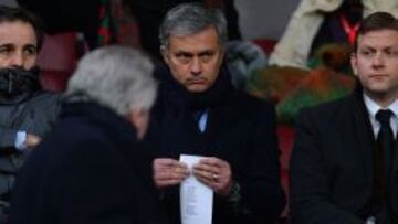 Mourinho, en Old Trafford viendo el United-Everton.