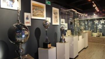 En 69 años de historia, Millonarios ha ganado 14 títulos de liga, 7 subtítulos, un título y un subtítulo de la Copa Mundial de Clubes, tres copa Colombia, una copa Simón Bolívar y un título internacional como lo fue la última edición de la Copa Merconorte.