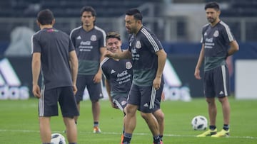 Entrenamiento de la Selecci&oacute;n Mexicana en el AT&amp;T Stadium de Dallas. 