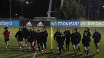 La selección femenina de fútbol de España, durante un entrenamiento