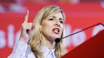 La vicepresidenta segunda y ministra de Trabajo y Empleo Social, Yolanda Díaz, interviene durante la clausura del XIII Congreso Ordinario de UGT Andalucía en la sala paraninfo de la Universidad de Granada, a 19 de febrero de 2025 en Granada (Andalucía, España). UGT Andalucía clausura su XIII Congreso Ordinario, en el que se conocerá el/la secretario/a general electo/a del sindicato. En el acto ha intervenido la vicepresidenta segunda y ministra de Trabajo y Empleo Social, Yolanda Díaz, y el secretario general de UGT, Pepe Álvarez. Además, asiste la consejera de Empleo, Empresa y Trabajo Autónomo, Rocío Blanco.
19 FEBRERO 2025
Álex Cámara / Europa Press
19/02/2025
