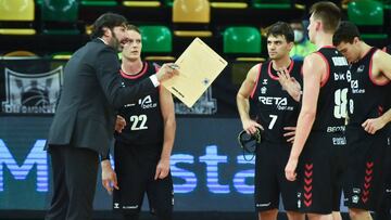 03/10/20 BALONCESTO PARTIDO ACB
BILBAO BASKET - OBRADOIRO
alex MUMBRU ENTRENADOR