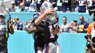 El veterano pasador abandona a los Patriots tras dos d&eacute;cadas en el equipo y a tan solo unas horas de llegar a Florida ya comienza a realizar peticiones.