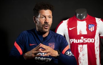 Simeone gesticula durante la entrevista con AS.