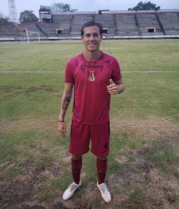 El costarricense de 23 años juega desde el verano anterior con Tolima, aún no debuta con el primer equipo, enfrentan a Atlético Paranaense, Boca Juniors y jorge Wilstermann en el grupo G. Con Costa Rica ha disputado dos partidos.