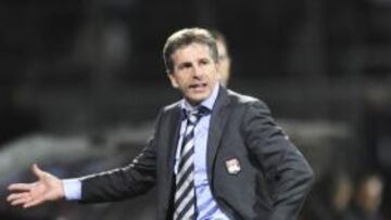 <b>GUSTA EN NERVIÓN. </b>Claude Puel, otra de las vías en las que confía el Sevilla para la próxima temporada.