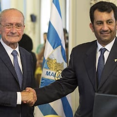 El alcalde de Málaga insta a BlueBay a aceptar una oferta qatarí