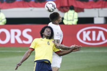 Pékerman y los protagonistas de Colombia-Perú en primer plano