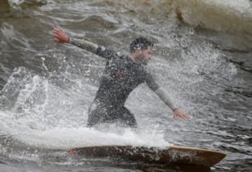 El parque de surf, que costó 22.8 millones $, abrió sus puertas el 1 de agosto y es el primer lago artificial para practicar surf del mundo. Un mecanismo de generación de onda bidireccional es el encargado de formar las series perfectas. Con 300 metros de largo y 110 metros de ancho hará las delicias de los aficionados a este deporte. 