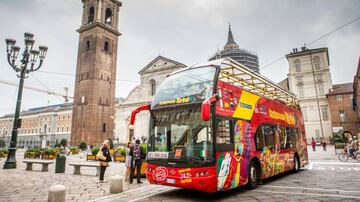 El autob&uacute;s tur&iacute;stico es sin duda la mejor forma de conocer la ciudad