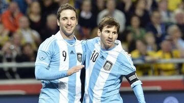 Emotivo reencuentro de Higua¨ªn con Messi, Dybala y Di Mar¨ªa