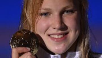 Meilutyte, con la medalla de oro de 100 metros braza.