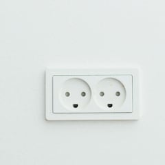 ¿Qué electrodomésticos debería desenchufar en verano si me voy de vacaciones?