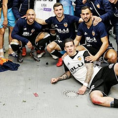 Mina: doblete de Champions y las rodillas ensangrentadas