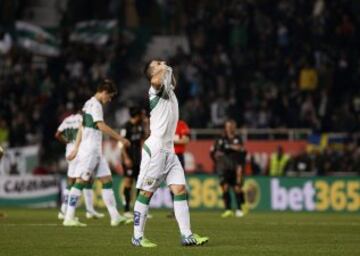 El defensa del Elche David Lombán celebra el gol marcado al Málaga, durante el partido de la decimosexta jornada de Liga de Primera División 