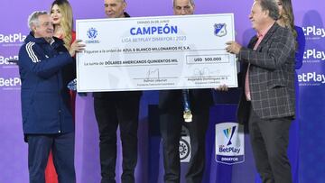 Conmebol hizo entrega a Millonarios del premio de 500 mil dólares por ganar la Liga BetPlay 2023-I.