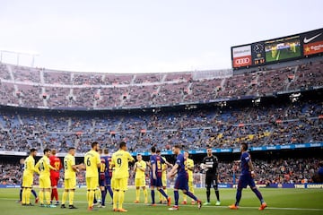 Pasillo del Villarreal al Barcelona.