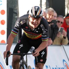 Evenepoel pasa por el quirófano