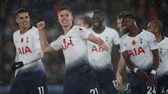 Foyth celebrando el gol.