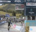 Simon Yates avisa de cara al Giro con su triunfo en Sassotetto