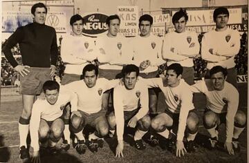 Muy limitado ya por su maltrecha rodilla izquierda y también hastiado de la exigencia del fútbol, Marcelino disputó su último partido con el Real Zaragoza el 30 de noviembre de 1969 frente al Las Palmas en la Romareda. Jugó con el ‘11’ a la espalda, porque el paraguayo Ocampos ejercía ya de delantero centro, y tras una primera parte de ausencia fue sustituido tras el descanso por Planas. Al final de temporada, con sólo 30 años, puso fin a su carrera deportiva.