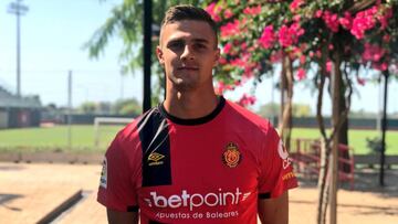 Oficializaci&oacute;n del fichaje de Martin Valjent por el RCD Mallorca.