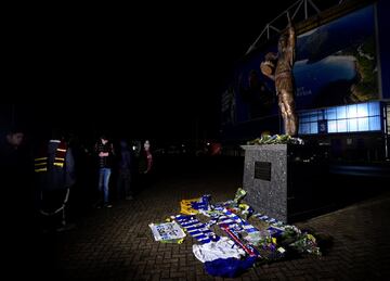 Soccer Football - Cardiff City - Cardiff City Stadium, Cardiff, Britain - January 22, 2019 General view of tributes left outside the stadium for Emiliano Sala REUTERS/Rebecca Naden