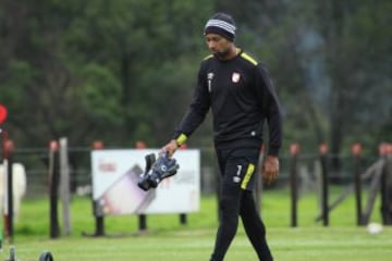 Seijas, el protagonista de la práctica, antes de su último partido en El Campín