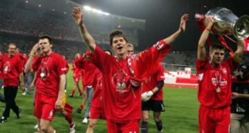 El 25 de mayo de 2005 Xabi ganó su primera Copa de Europa. Fue con el Liverpool tras una remontada memorable en la final ante el Milán.
